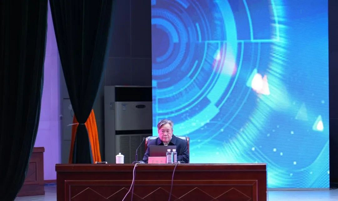 院士进校园 中国工程院院士李国杰在我市作科技讲座，引领学子探索图灵信息新世界